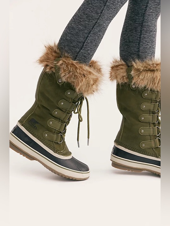 Sorel Shoes - Women’s Sorel Joan of Arctic Shearling Boots in Green Size 6.5